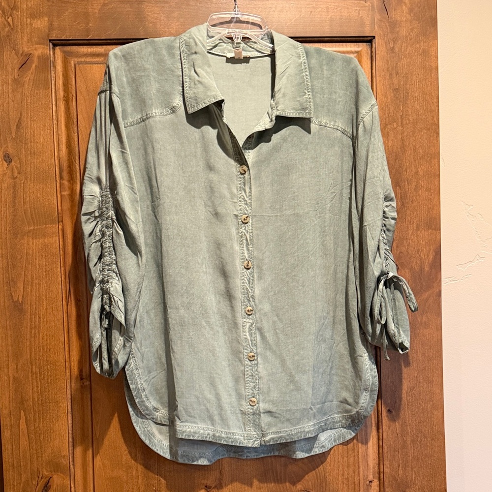 Pilcro cinched sleeve button down
